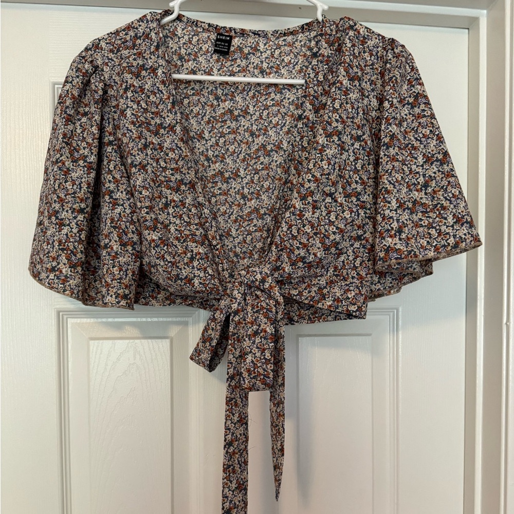 SHEIN Multicolor Floral Tie-Front Blouse
